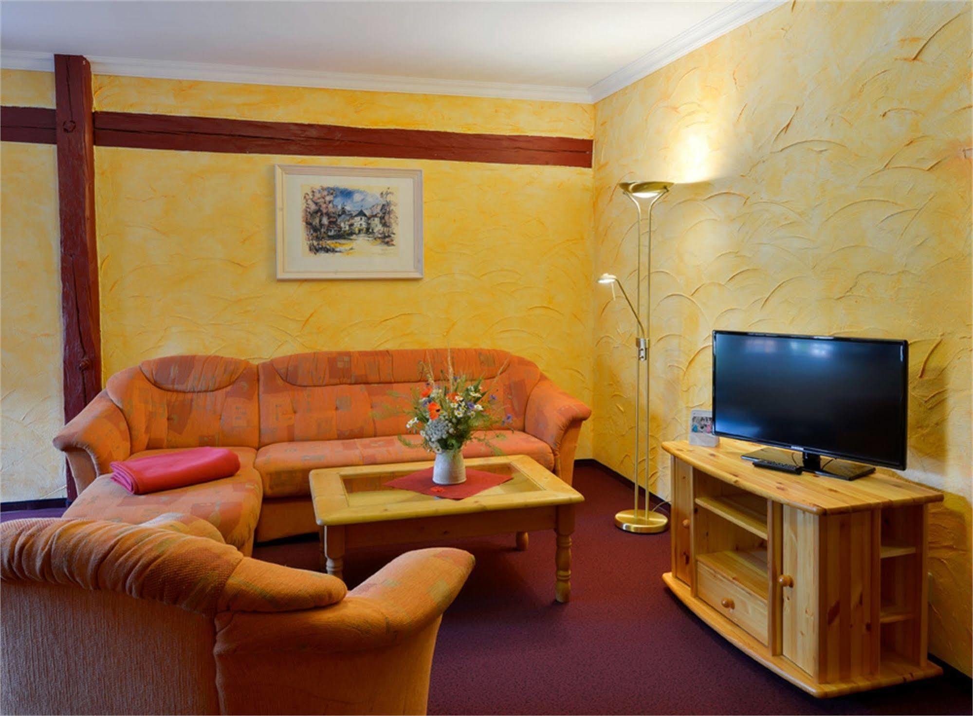 Hotel Gut Voigtlaender Blankenburg  Exterior photo